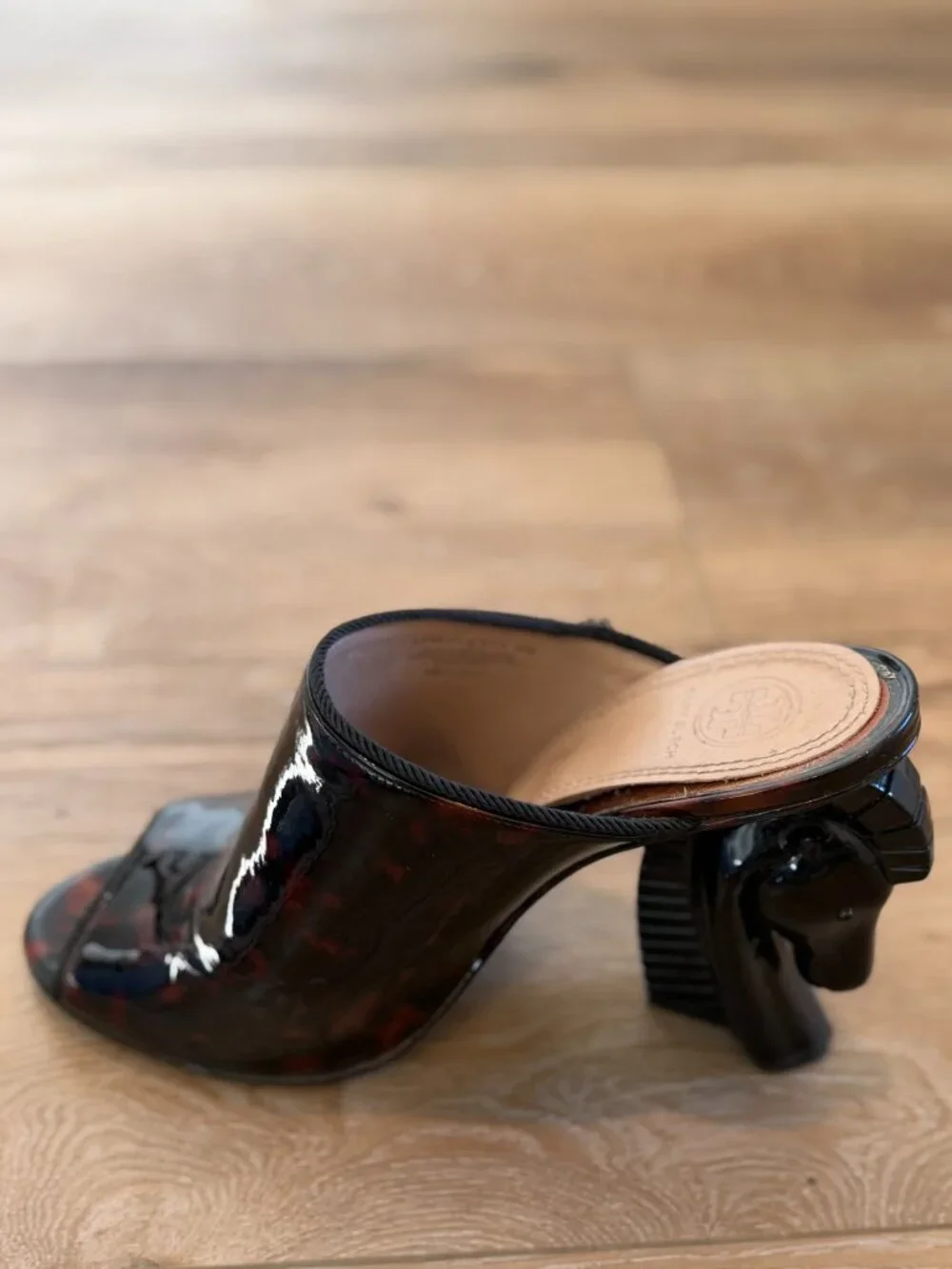 Tory Burch Barton Horse Heel Slides - Tortoiseshell Patent Leather - Size 9.5 - Picture 4 of 11
